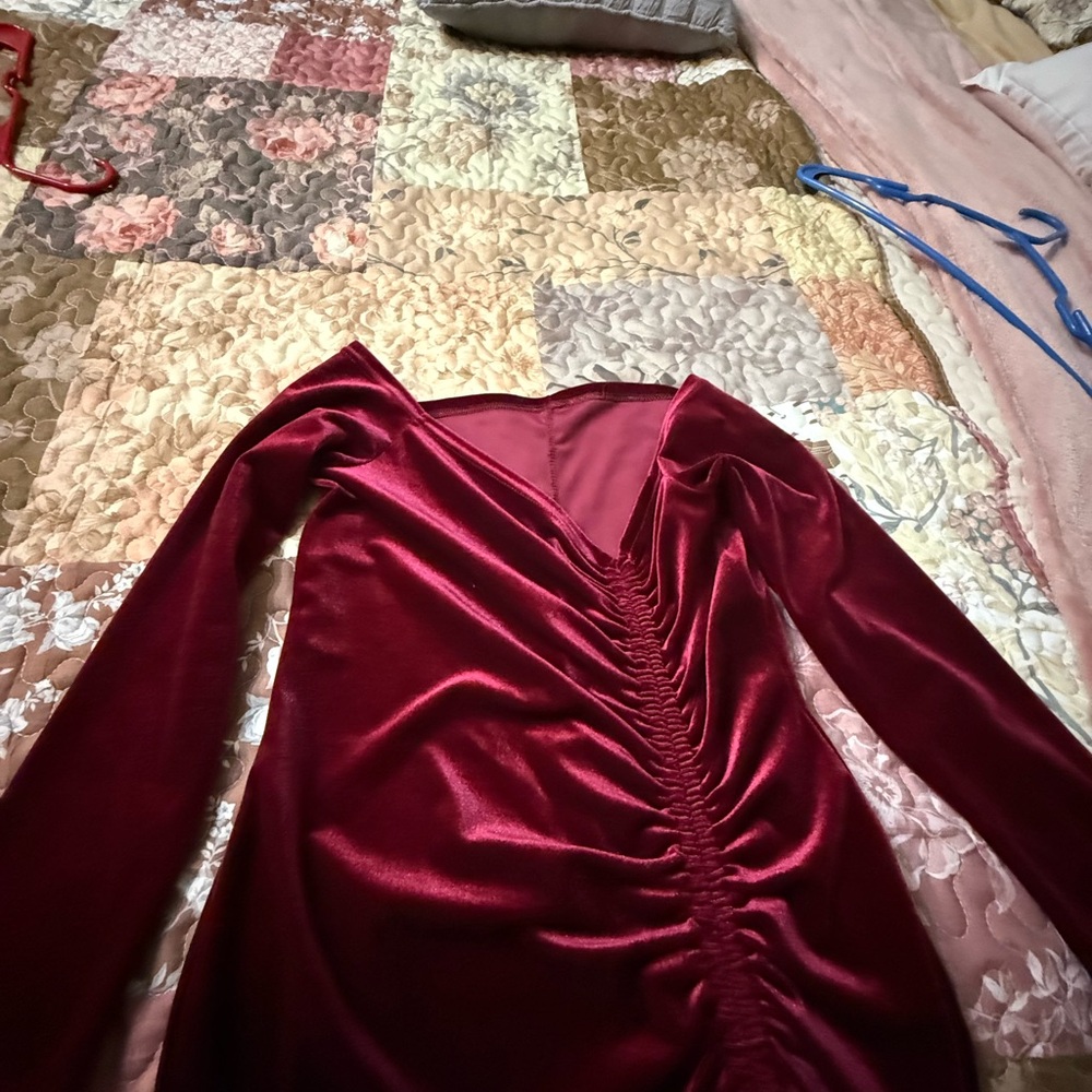 Fashion Nova Burgundy Velvet Ruched V-Neck Long Sleeve Dress